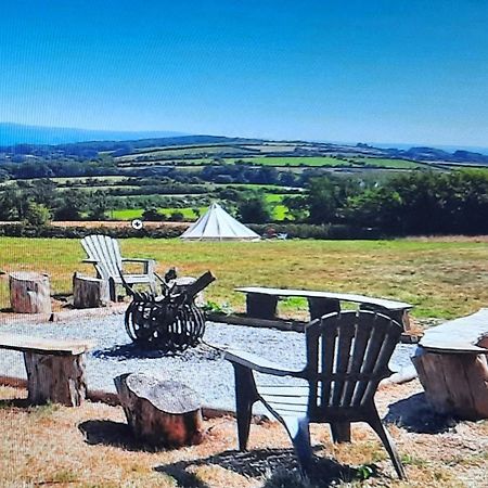 Summit Camping Kit Hill Cornwall Panoramic Views Grass Pitch From 15Pn Or Bella Bell Tent 75Pn Callington Εξωτερικό φωτογραφία